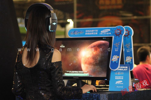 ChinaJoy 2011: Vẻ đẹp của mỹ nhân Starcarft II - Ảnh 10