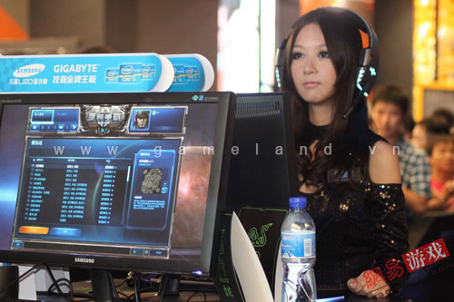 ChinaJoy 2011: Vẻ đẹp của mỹ nhân Starcarft II - Ảnh 17