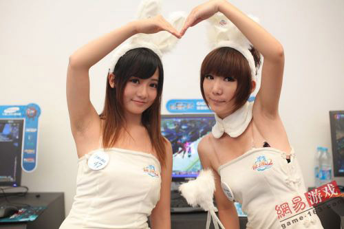 ChinaJoy 2011: Những cặp đôi showgirl đáng yêu (1) - Ảnh 6