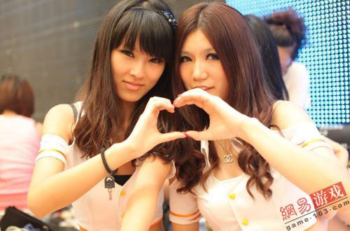ChinaJoy 2011: Những cặp đôi showgirl đáng yêu (2) - Ảnh 14