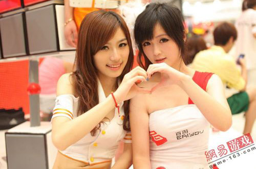 ChinaJoy 2011: Những cặp đôi showgirl đáng yêu (2) - Ảnh 16