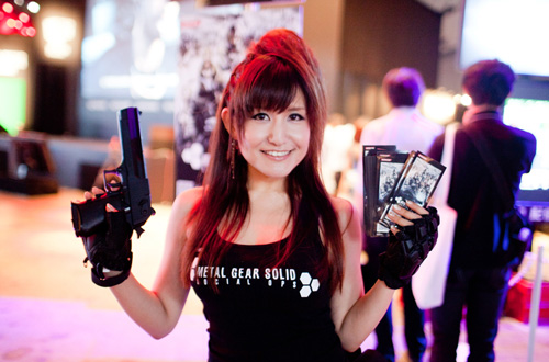 TGS 2012: Những cô nàng showgirl xinh đẹp của Konami - Ảnh 2