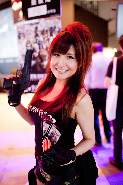 TGS 2012: Những cô nàng showgirl xinh đẹp của Konami - Ảnh 3
