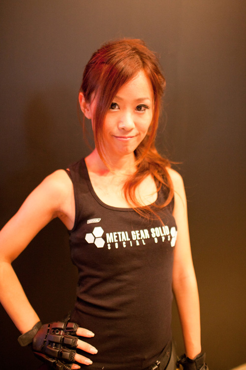TGS 2012: Những cô nàng showgirl xinh đẹp của Konami - Ảnh 19