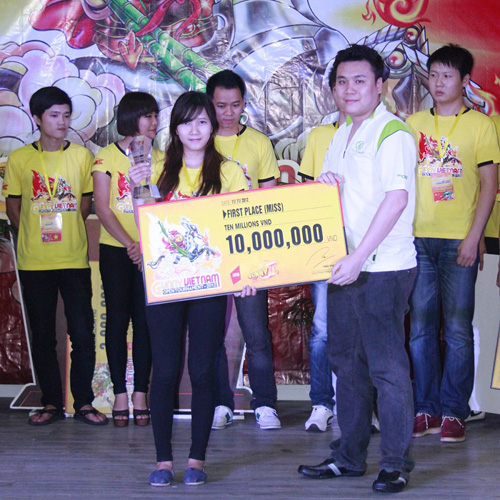 Nữ sinh Đà Nẵng đăng quang Miss Gunny 2012 - Ảnh 2