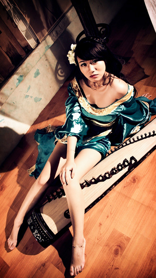 Hotgirl Linh Miu lả lơi trong cosplay Nhiệt Huyết 8