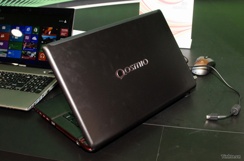 “Sờ tận tay” laptop chơi game Qosmio X875 3D - Ảnh 13