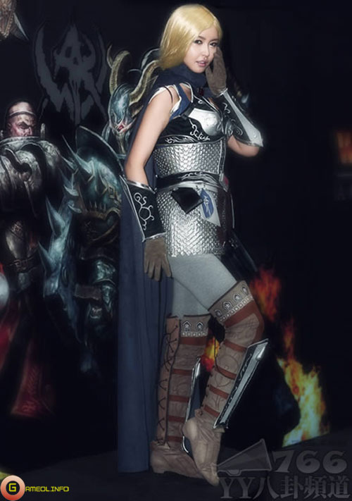 Người mẫu gợi cảm với cosplay Warhammer Online 5