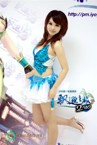 Phiêu Mạc Chi Lữ tung showgirl chào hàng Chinajoy 2010 - Ảnh 2