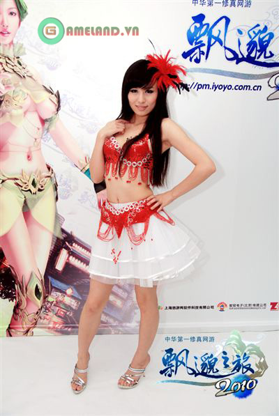 Phiêu Mạc Chi Lữ tung showgirl chào hàng Chinajoy 2010 - Ảnh 9