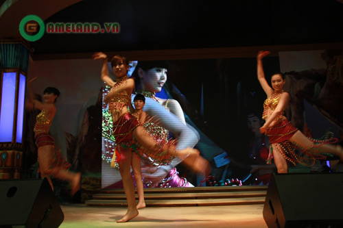 Cận cảnh dàn showgirl Phiêu Mạc Chi Lữ tại CJ 2010 - Ảnh 10