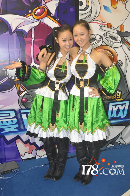 Ngắm dàn showgirl rạng rỡ tại DigiChina Expo 2010 - Ảnh 17
